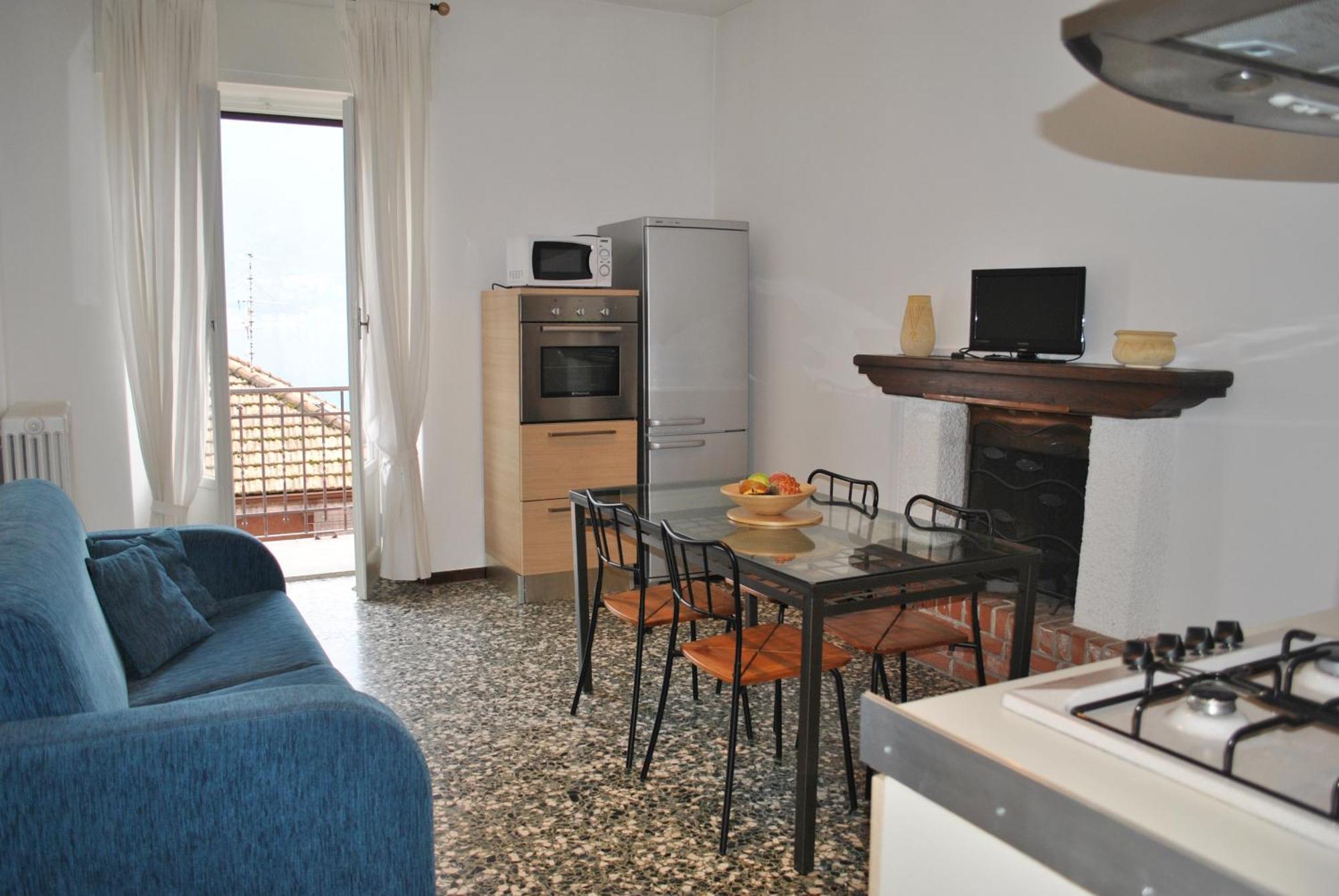 The Romantic Village House - Apartments With Lake View Colonno Eksteriør billede