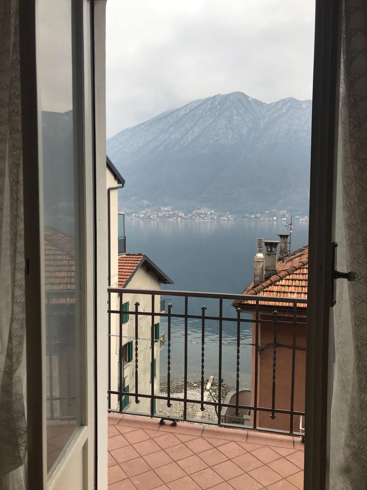 The Romantic Village House - Apartments With Lake View Colonno Eksteriør billede